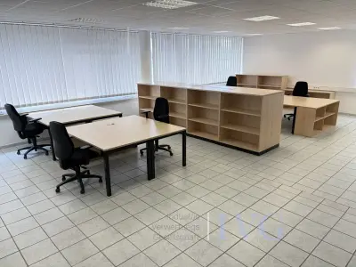 Büroausstattung Schreibtische - Stühle - Schränke – kavel bij IVG, Luckenwalde