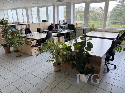 Büroausstattung Schreibtische - Stühle - Schränke – kavel bij IVG, Luckenwalde