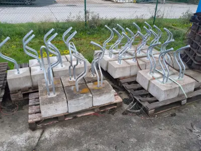 Partij Fietsbeugels met betonvoet – kavel bij Openbare Verkopen, Zedelgem