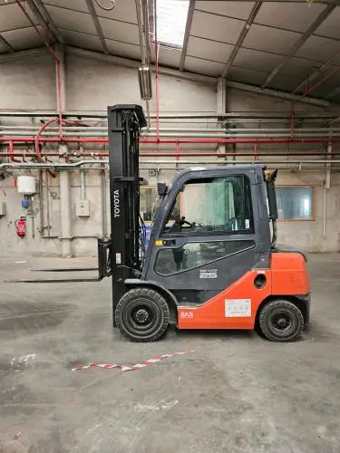 Heftruck Toyota – kavel bij Openbare Verkopen, Ouwegem