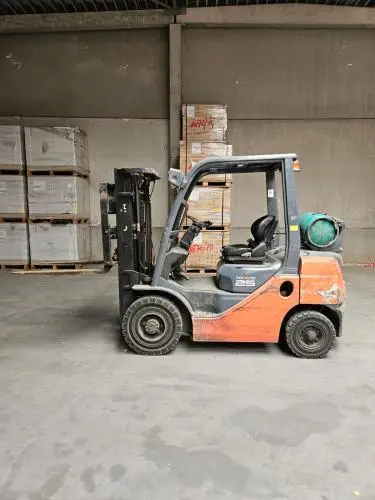 Heftruck Toyota – kavel bij Openbare Verkopen, Ouwegem