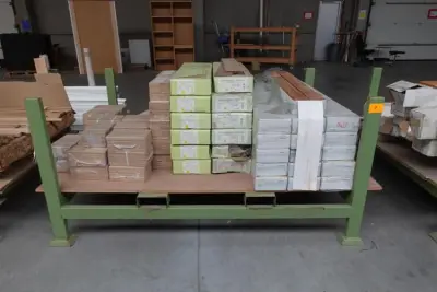 Stapelbare metalen houder + inhoud – kavel bij Openbare Verkopen, Ouwegem