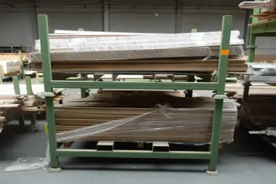 2x Stapelbare metalen houder + inhoud – kavel bij Openbare Verkopen, Ouwegem