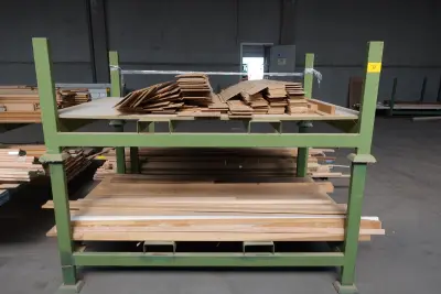 2x Stapelbare metalen houder + inhoud – kavel bij Openbare Verkopen, Ouwegem