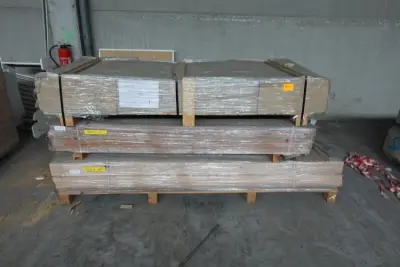 3x Pallet houten slaglatten – kavel bij Openbare Verkopen, Ouwegem