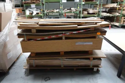 Pallet diverse houten platen – kavel bij Openbare Verkopen, Ouwegem