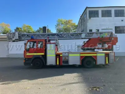 1 1 MAN 15.264 Silent DLK 23-12 PLC 3.1 Drehleiter Feuerwehrfahrzeug – kavel bij Zoll-Auktion, Bielefeld