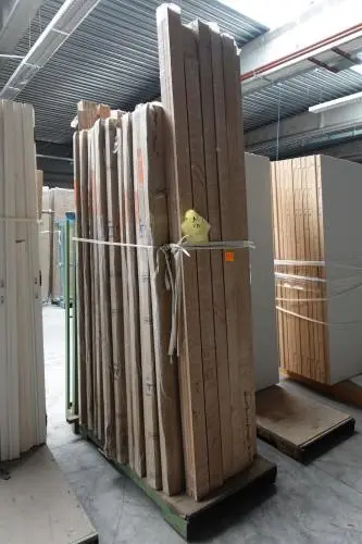 Metalen deurhouder + inhoud – kavel bij Openbare Verkopen, Ouwegem