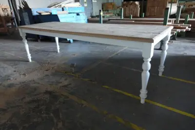 Houten tafel – kavel bij Openbare Verkopen, Ouwegem