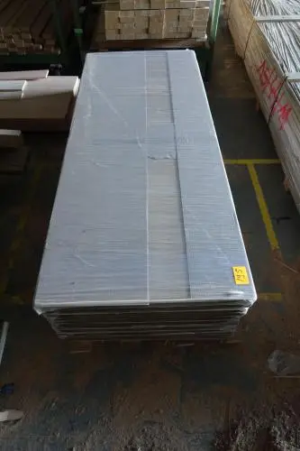 9x houten binnendeur wit vernis – kavel bij Openbare Verkopen, Ouwegem