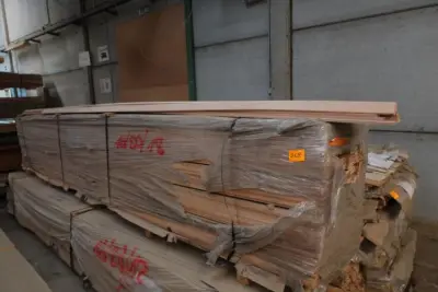 Pallet houten plinten – kavel bij Openbare Verkopen, Ouwegem