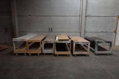 6x Houten kar – kavel bij Openbare Verkopen, Ouwegem
