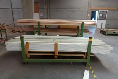6x Verrijdbare metalen houder + inhoud – kavel bij Openbare Verkopen, Ouwegem