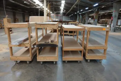 4x Houten kar – kavel bij Openbare Verkopen, Ouwegem