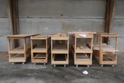 5x Houten kar – kavel bij Openbare Verkopen, Ouwegem