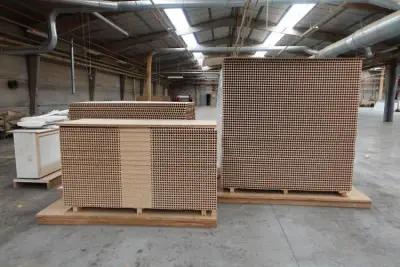 6x Pallet binnendeurvulling – kavel bij Openbare Verkopen, Ouwegem