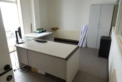 Inhoud bureau – kavel bij Openbare Verkopen, Ouwegem