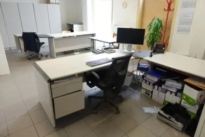 Inhoud bureau – kavel bij Openbare Verkopen, Ouwegem
