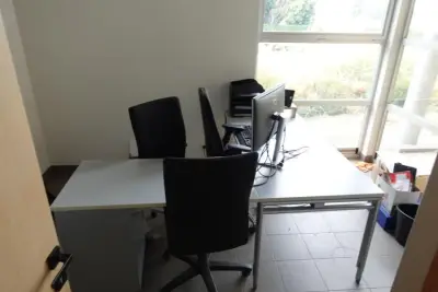 Inhoud bureau – kavel bij Openbare Verkopen, Ouwegem