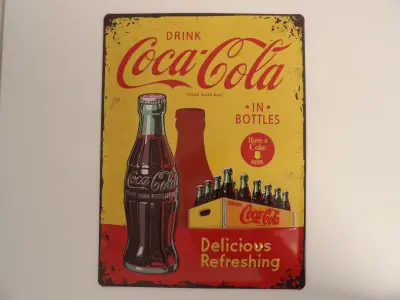 Retro metalen Coca-Cola reclamebord – kavel bij De Kringwinkel, Leopoldsburg
