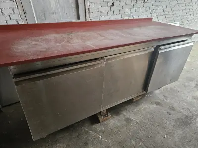 Snijtafel met 3 laden – kavel bij Veilingwinnaar
