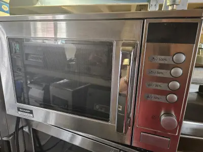 Magnetron Sharp 2100W – kavel bij Veilingwinnaar