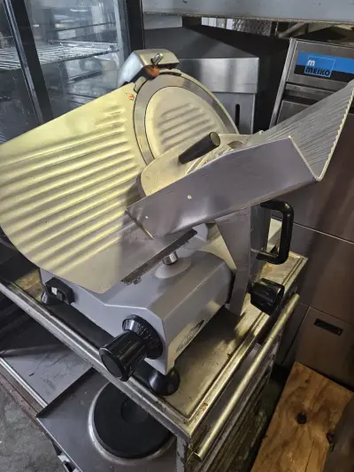 Snijmachine met mes 30 cm – kavel bij Veilingwinnaar