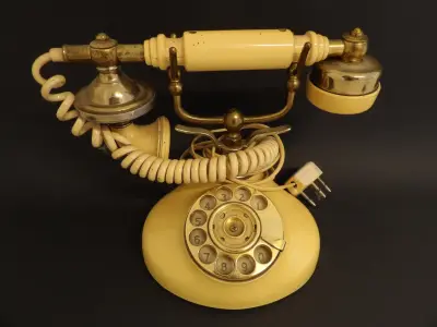 Vintage crèmekleurige bureautelefoon – kavel bij De Kringwinkel, Leopoldsburg