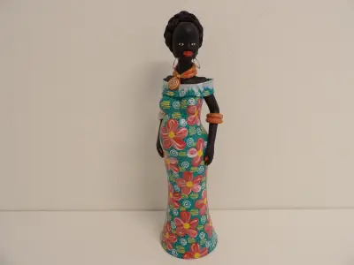 Handgeschilderd beeld van gebakken klei (terracotta) – kavel bij De Kringwinkel, Leopoldsburg