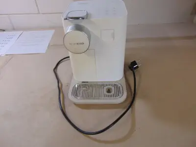 Delonghi Gran Lattissima EN650W Nespressomachine – kavel bij GSD Auctions, Zoeterwoude
