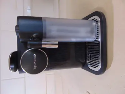 Delonghi Gran Lattissima EN650B Nespressomachine – kavel bij GSD Auctions, Zoeterwoude
