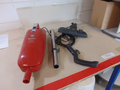 Miele Swing H1 Steelstofzuiger met snoer – kavel bij GSD Auctions, Zoeterwoude