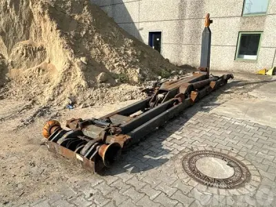 Hakenlift-Abrollkipper Multilift Oy LHS2620 – kavel bij Blinto, Kalkar