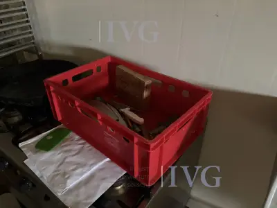 Posten Kunststoffkisten (rot) – kavel bij IVG, Ostercappeln