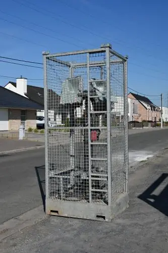 Verlichtingsmast – kavel bij Openbare Verkopen, Vichte