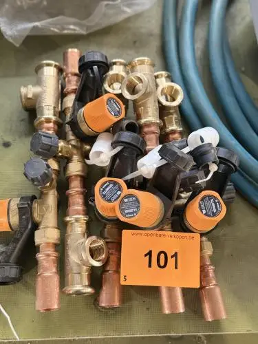 5x Watts overstortventiel – kavel bij Openbare Verkopen, Vichte