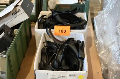 2x doos beugels voor vloerverwarming – kavel bij Openbare Verkopen, Vichte