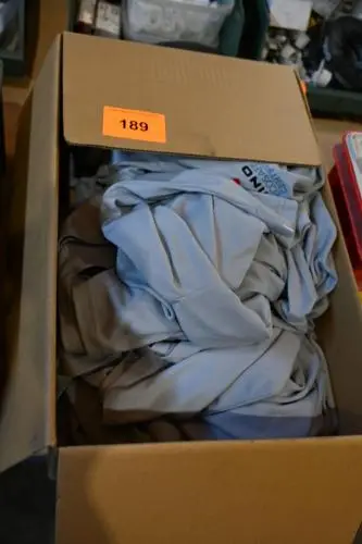 Doos promotieshirts Hino – kavel bij Openbare Verkopen, Vichte