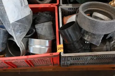 2x bak sanitaire koppelstukken – kavel bij Openbare Verkopen, Vichte