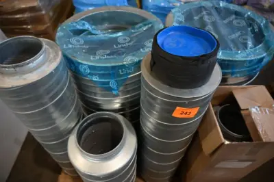 Pallet onderdelen ventilatie – kavel bij Openbare Verkopen, Vichte