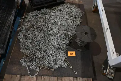 Grote hoeveelheid kettingen en spanners – kavel bij Openbare Verkopen, Vichte