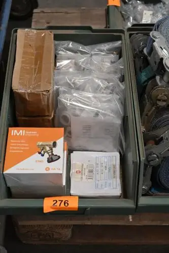 Bak diverse sanitair – kavel bij Openbare Verkopen, Vichte