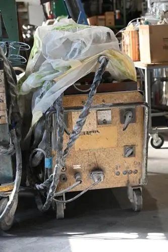 halfautomaat laspost – kavel bij Openbare Verkopen, Vichte