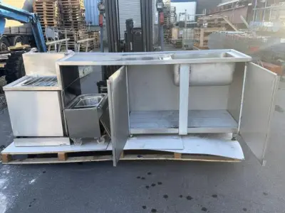 rvs meubel, o.a. buitenkeuken – kavel bij Openbare Verkopen, Vichte