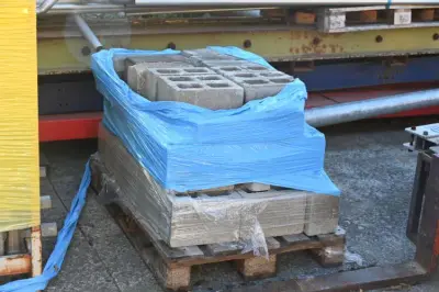 Pallet diverse stenen – kavel bij Openbare Verkopen, Vichte