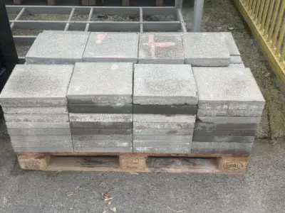 2x pallet stenen – kavel bij Openbare Verkopen, Vichte