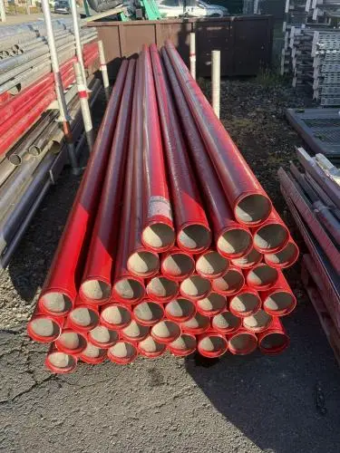Rode metalen buizen – kavel bij Openbare Verkopen, Vichte