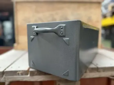 25x metalen bakjes – kavel bij Openbare Verkopen, Vichte