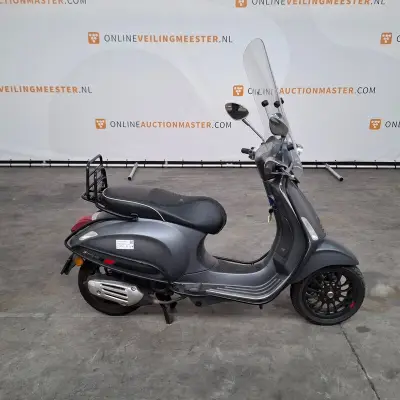 Bromfiets, Vespa, Sprint 50, 2018 – kavel bij Domeinen Roerende Zaken, Soesterberg