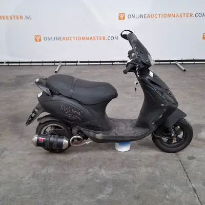 Bromfiets, Piaggio, Zip, 2009 – kavel bij Domeinen Roerende Zaken, Soesterberg